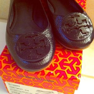 Tory Burch Reva NAVY patent flats - like NEW